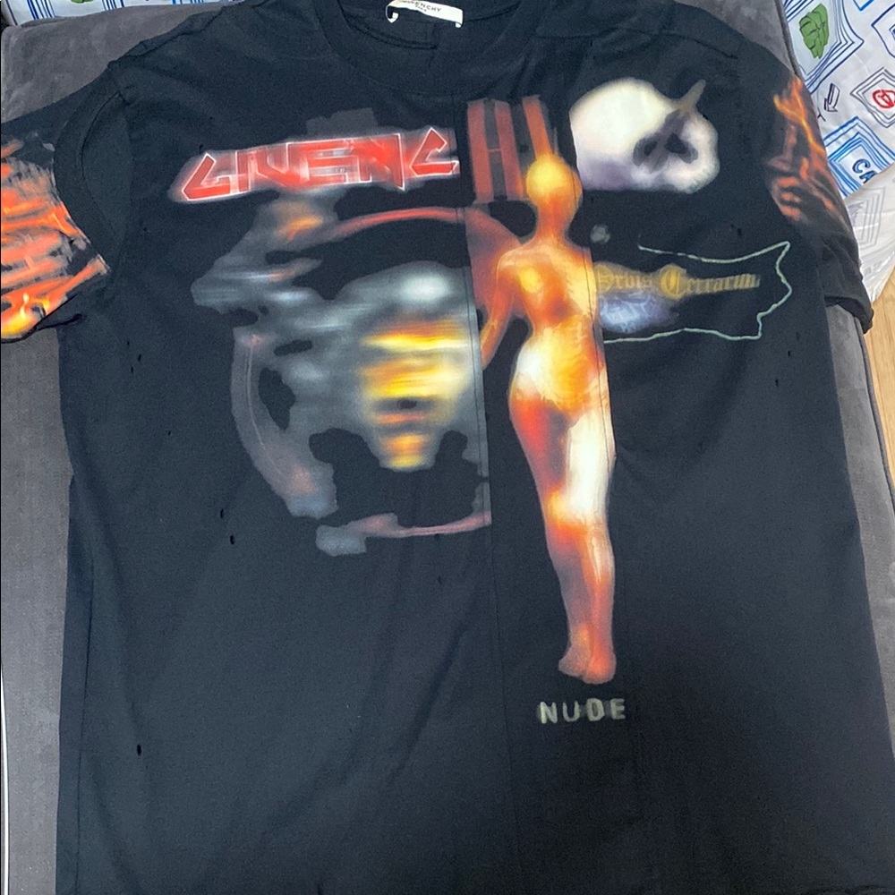 New !!! Givenchy Graphic Black T-Shirt